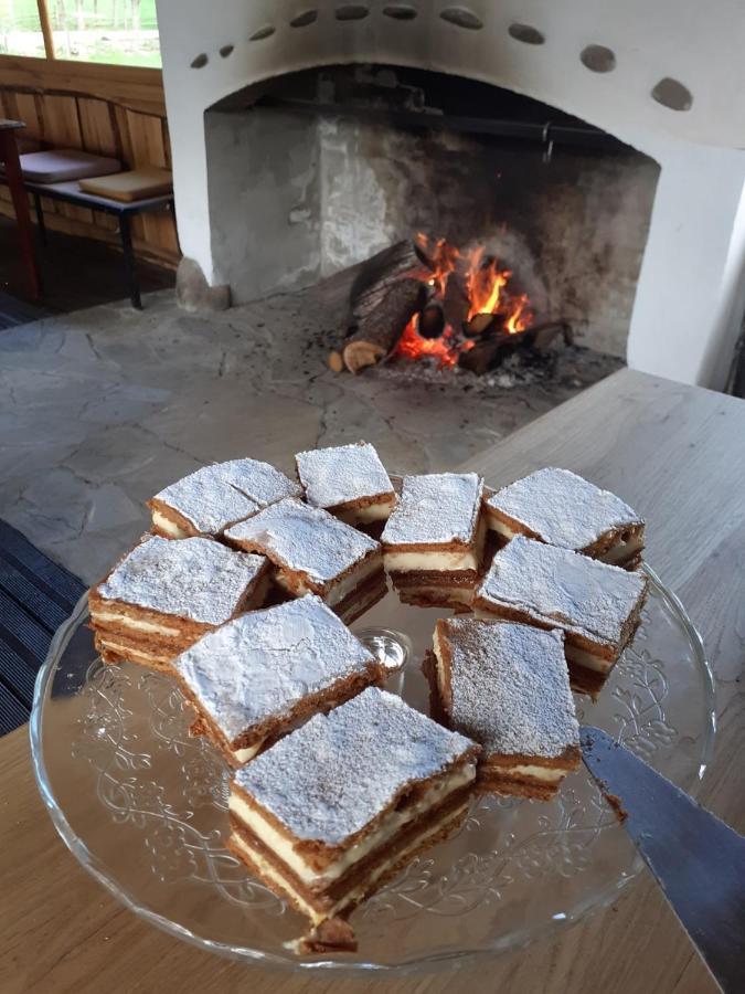 La Malu' Bistritei - Casutele Valea Stanii Hotel Exterior foto